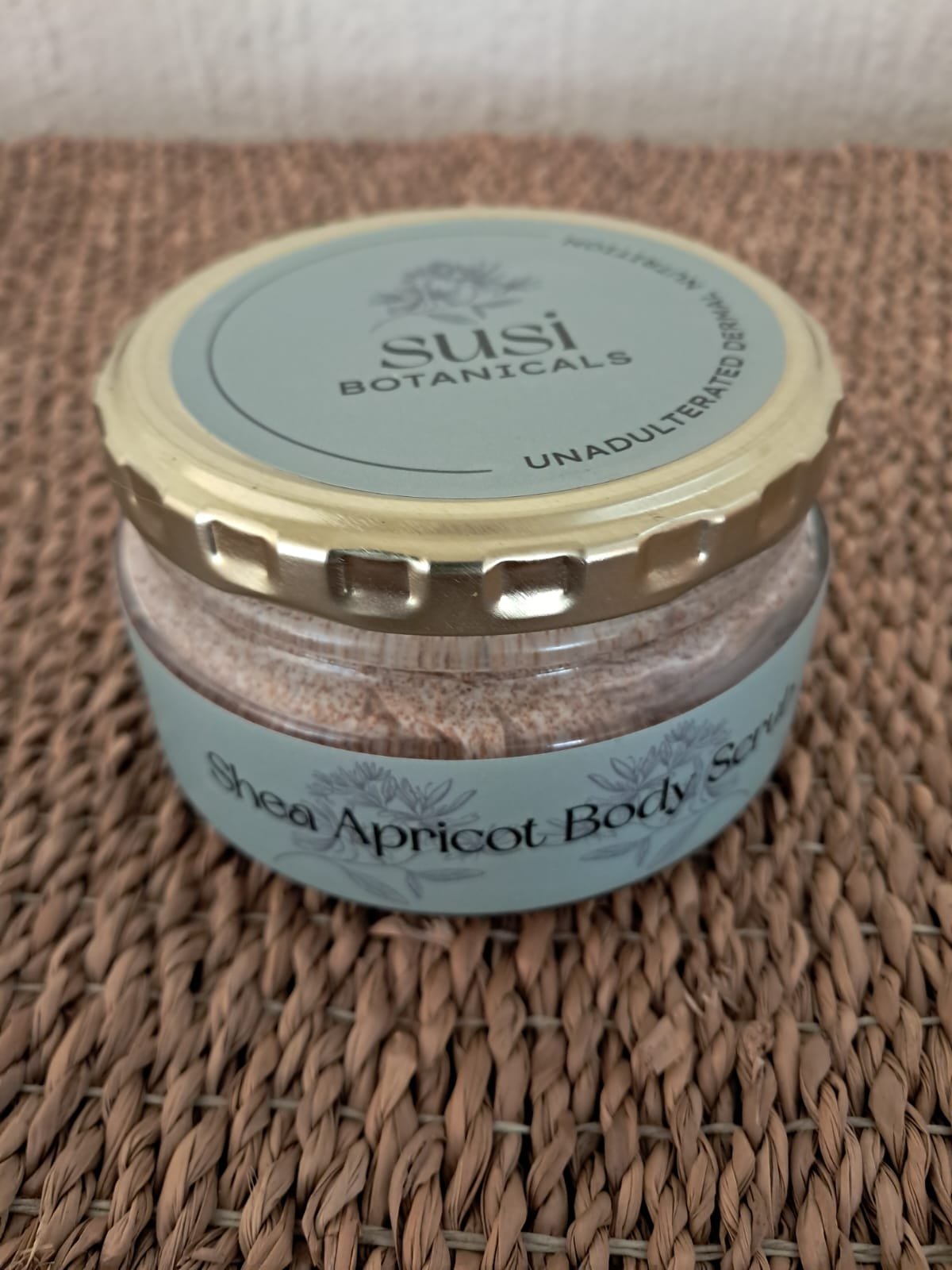 SuSi Botanicals Shea Apricot Body Scrub 200ml